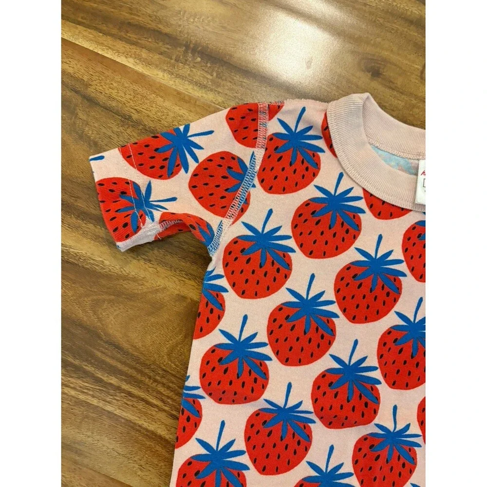 Hanna Andersson Short Pajamas, Strawberry print, Size 4T